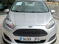 Usado Ford Fiesta Trend 82 CV (60 kW) 2015 Gris / plata Utilitario