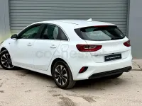 Usado Kia Ceed 100 CV (73 kW) 2025 Blanco Utilitario