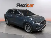 Usado VW T-Roc 115 CV (84 kW) 2024 Gris SUV