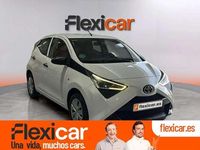 Begagnad Toyota Aygo X-play 72 HK (52 kW) 2022 Vit Halvkombi