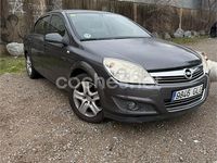 Usado Opel Astra Edition 100 CV (73 kW) 2009 Gris / plata Berlina