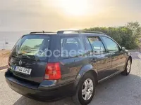 Usado VW Golf IV 105 CV (77 kW) 2003 Gris / plata Familiar