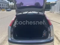 Usado Ford Focus Trend 109 CV (80 kW) 2006 Gris / plata Familiar