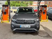 Usado VW T-Cross Advance 110 CV (80 kW) 2021 Gris / plata SUV