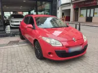 Usado Renault Mégane GrandTour Dynamique 110 CV (80 kW) 2009 Rojo Familiar