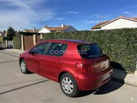 Usado Peugeot 307 90 CV (66 kW) 2004 Granate Berlina