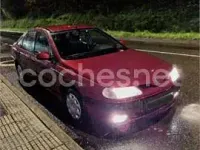 Usado Renault Laguna 115 CV (84 kW) 1998 Granate Berlina