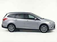 Usado Ford Focus Trend 95 CV (69 kW) 2012 Gris Familiar