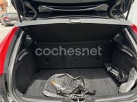 Usado Volvo V40 120 CV (88 kW) 2019 Negro Berlina