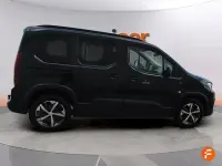 Usado Peugeot Rifter GT 130 CV (95 kW) 2023 Negro Monovolumen