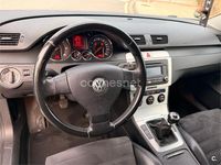 Usado VW Passat Highline 140 CV (102 kW) 2006 Azul Berlina