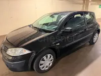 Usado Renault Mégane Dynamique 100 CV (73 kW) 2004 Negro Berlina