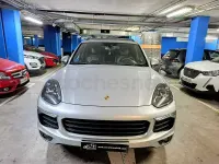 Usado Porsche Cayenne S E-Hybrid Platinum Edition 416 CV (305 kW) 2016 Gris / plata SUV