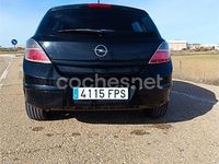 Usado Opel Astra Cosmo 120 CV (88 kW) 2007 Negro Berlina