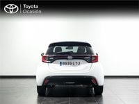 Usado Toyota Yaris Hybrid Style 116 CV (85 kW) 2021 Blanco