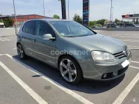 Usado VW Golf IV Trendline 105 CV (77 kW) 2005 Gris / plata Berlina