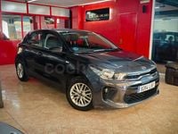 Usado Kia Rio 90 CV (66 kW) 2017 Gris / plata Berlina