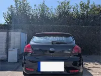 Usado Kia Ceed 90 CV (66 kW) 2009 Negro Utilitario