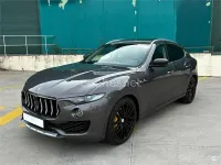 Usado Maserati Levante 430 CV (316 kW) 2019 Gris / plata SUV