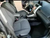 Usado Toyota Verso Comfort 112 CV (82 kW) 2015 Gris / plata Monovolumen