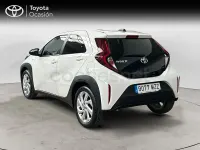 Usado Toyota Aygo X Play 72 CV (52 kW) 2025 Blanco SUV
