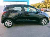 Usado Hyundai i10 Blackline 87 CV (63 kW) 2015 Negro Utilitario