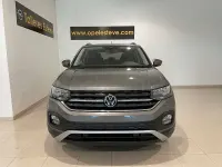 Usado VW T-Cross Advance 110 CV (80 kW) 2023 Gris / plata SUV