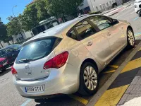 Usado Opel Astra Edition 115 CV (84 kW) 2010 Blanco Berlina