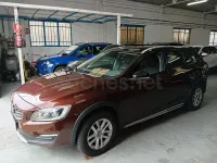 Usado Volvo V60 CC 150 CV (110 kW) 2018 Marrón Familiar