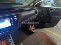 Usado Toyota Auris Hybrid Active 136 CV (100 kW) 2015 Blanco Berlina