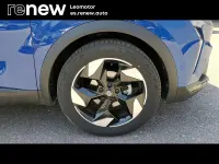 Usado Renault Captur Techno 100 CV (73 kW) 2025 Azul SUV