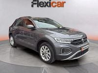 Usado VW T-Roc Life 150 CV (110 kW) 2023 Gris SUV