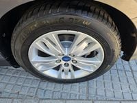 Usado Ford Focus Trend 90 CV (66 kW) 2011 Gris Berlina