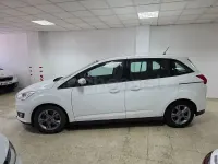 Usado Ford Grand C-Max Trend 120 CV (88 kW) 2017 Blanco Monovolumen