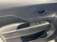 Usado Hyundai Kona 120 CV (88 kW) 2024 Gris SUV