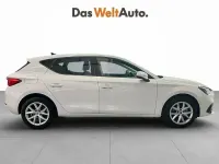 Usado Seat Leon Style 110 CV (80 kW) 2022 Blanco Berlina
