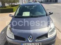 Usado Renault Clio II Privilege 80 CV (58 kW) 2006 Gris / plata Berlina
