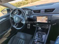 Usado Skoda Superb Style 190 CV (139 kW) 2016 Azul Berlina