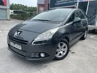 Usado Peugeot 5008 Active 150 CV (110 kW) 2012 Gris / plata Monovolumen