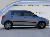 Usado Skoda Fabia Ambition 60 CV (44 kW) 2011 Gris / plata Berlina