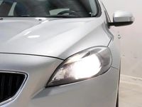 Usado Volvo V40 Kinetic 120 HP (88 kW) 2017 Cinzento Sedan