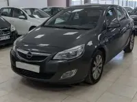 Usado Opel Astra Excellence 110 CV (80 kW) 2012 Negro Utilitario