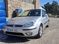 Usado Ford Focus Trend 100 CV (73 kW) 2002 Gris / plata Berlina