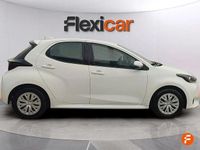 Usado Toyota Yaris Hybrid Active 116 CV (85 kW) 2021 Blanco