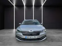 Usado Skoda Superb Style 150 CV (110 kW) 2022 Plateado Familiar