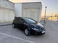 Usado Seat Leon Ecomotive 105 CV (77 kW) 2008 Negro Utilitario
