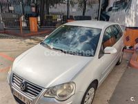 Usado VW Polo Advance 80 CV (58 kW) 2006 Gris / plata Utilitario