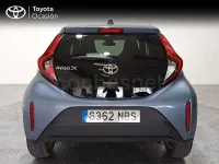 Usado Toyota Aygo X Play 72 CV (52 kW) 2025 Gris / plata SUV