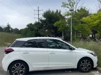 Usado Hyundai i20 100 CV (73 kW) 2019 Blanco Utilitario