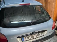 Usado Peugeot 206 90 CV (66 kW) 2001 Blanco Berlina